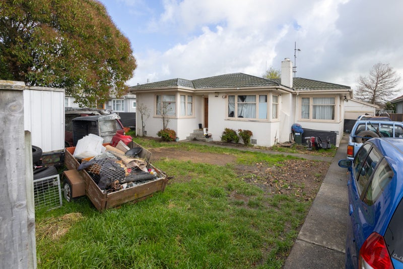 65 Featherston Street, Takaro, Palmerston North - Carousel 1