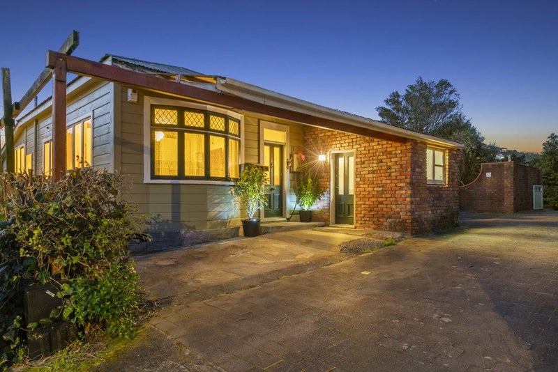 11 Hanover Street, Wadestown, Wellington - Carousel 1