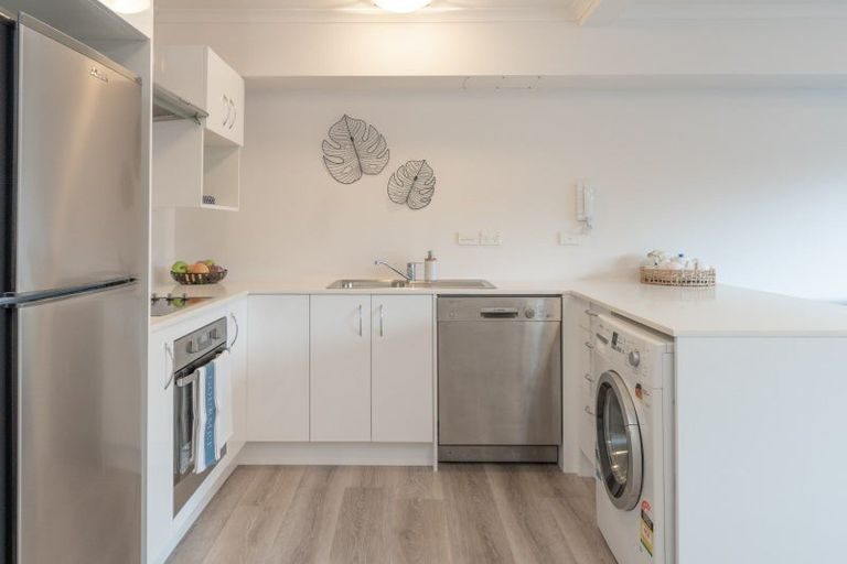 83H Hill Street, Thorndon, Wellington - Carousel 2