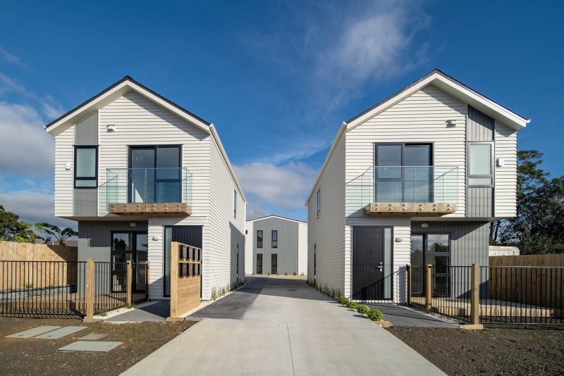 4/4 Bittern Place, Henderson, Auckland - Carousel 1