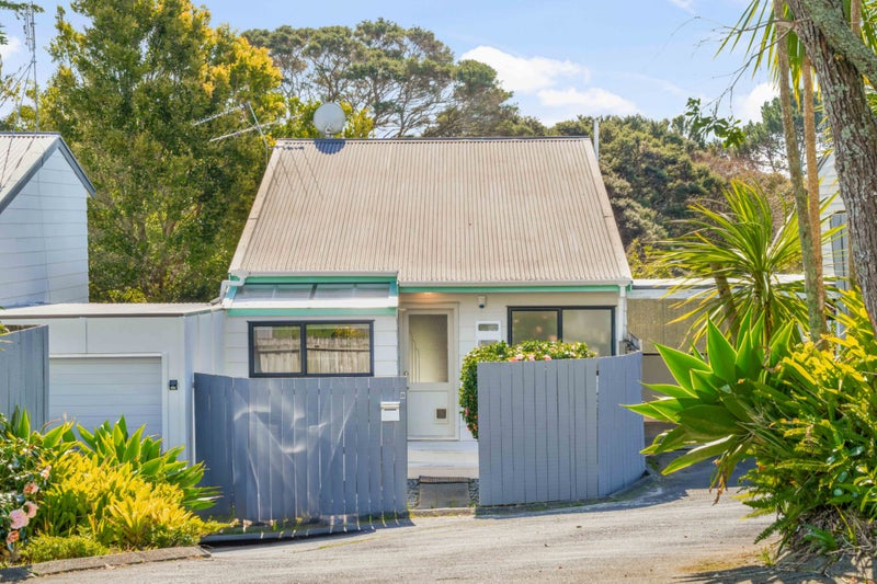 8/24 Beswick Place, Birkdale, Auckland - Carousel 1