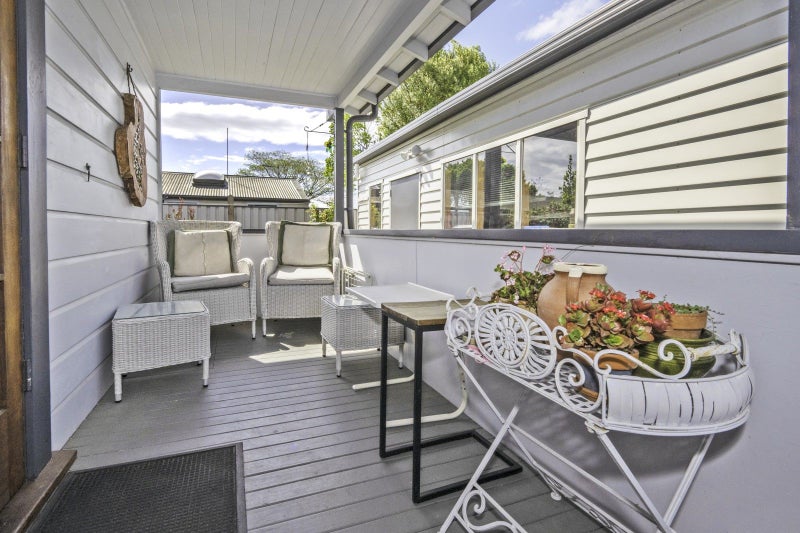 213 Grove Road, Mayfair, Hastings - Carousel 2