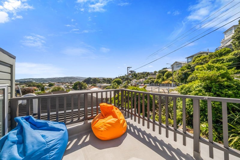 2B Cherry Grove, Strathmore Park, Wellington - Carousel 2