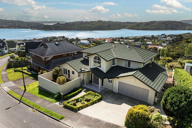 35 Halladale Road, Papakowhai, Porirua - Carousel 1