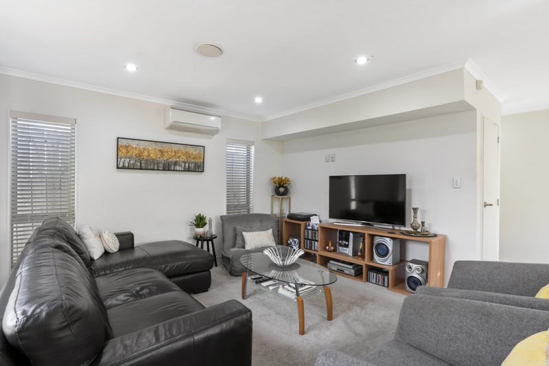 2A Tirau Place, Mangere, Auckland - Carousel 2