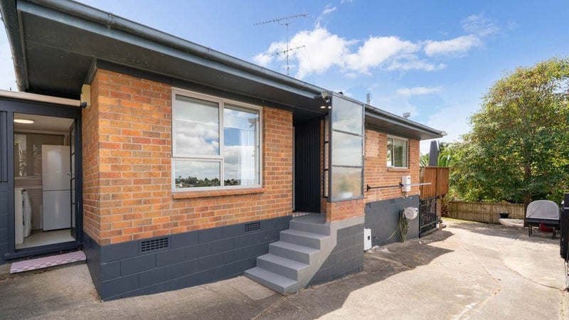 2/23 Pegler Drive, Howick, Manukau - Carousel 1