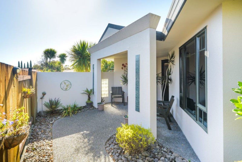 39 Logan Way, Kelvin Grove, Palmerston North - Carousel 1
