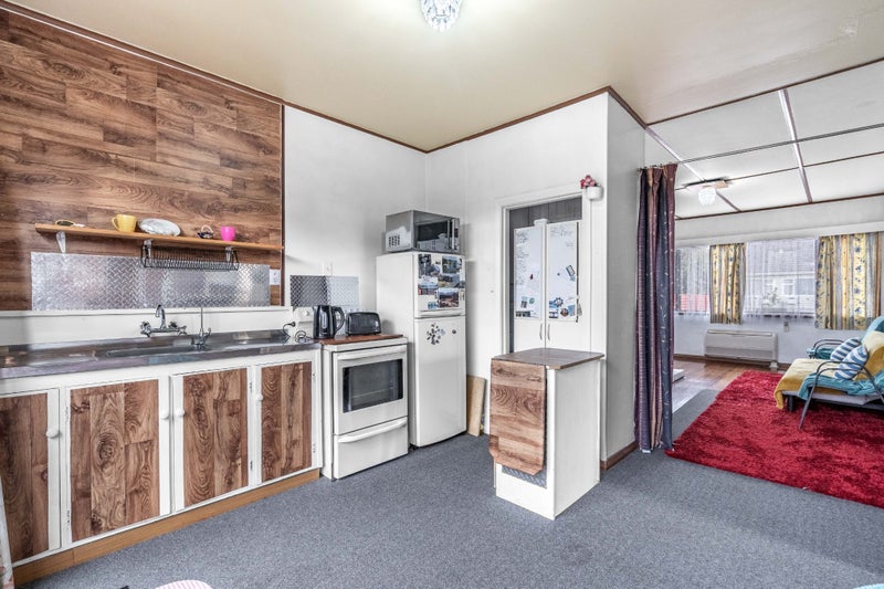 8 Lockerbie Street, Turnbull Thomson Park, Invercargill - Carousel 2