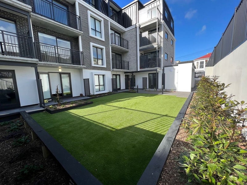 101/2 Colombo Street, Newtown, Wellington - Carousel 2