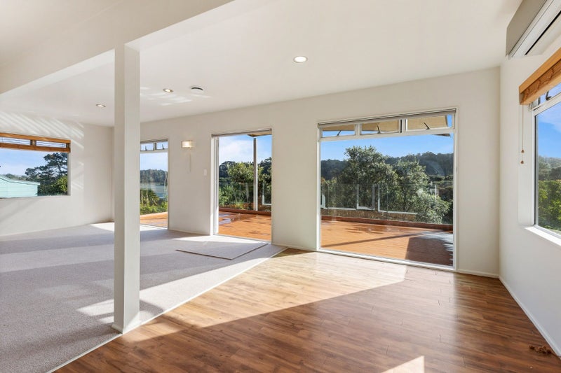 55 Pemberton Avenue, Bayview, Auckland - Carousel 2