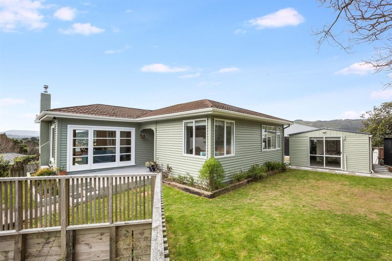 1 Chester Road, Tawa, Wellington - Carousel 1