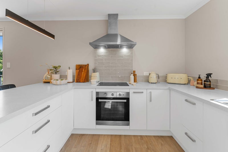 9 Godwit Lane, Welcome Bay, Tauranga - Carousel 2