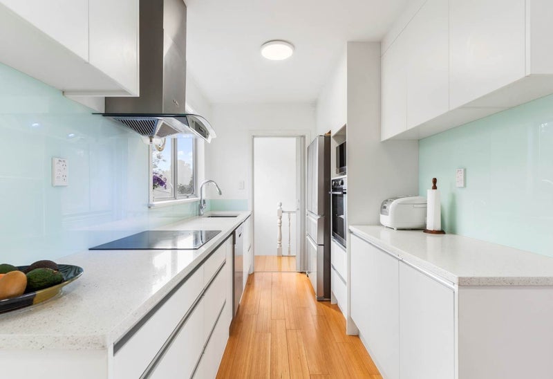 3 Towra Place, Botany Downs, Auckland - Carousel 2