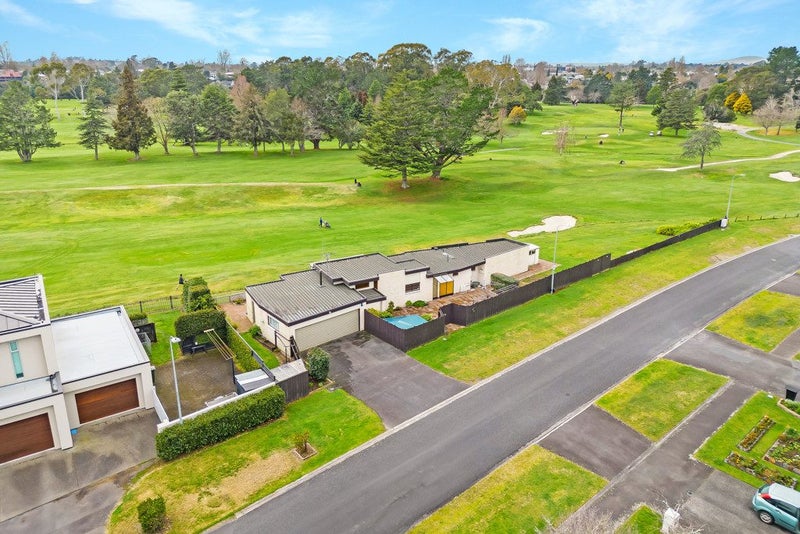 50 St Andrews Terrace, St Andrews, Hamilton - Carousel 1