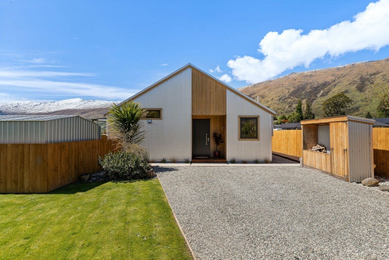 5 Lakefield Close, Kingston - Carousel 29