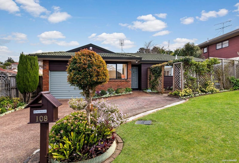 108 Gosford Drive, Botany Downs, Manukau - Carousel 1