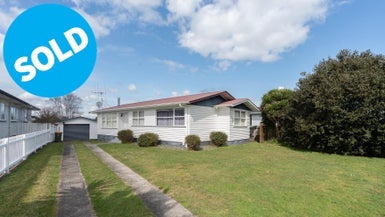 9 Rosalind Street, Deanwell, Hamilton - Carousel 1