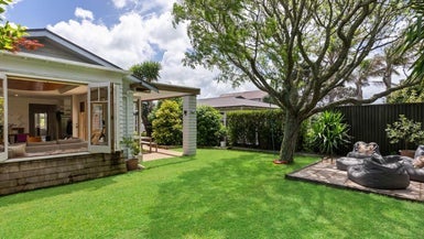 1 Cumberland Avenue, Westmere, Auckland - Carousel 1