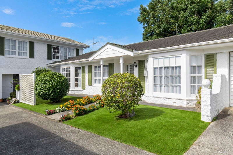 2/5 Waterloo Road, Milford, Auckland - Carousel 1