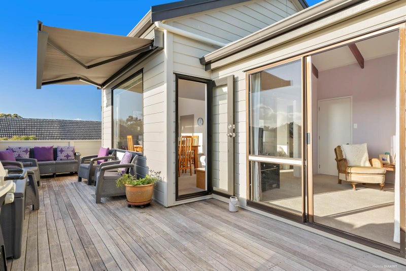 10 Lindsay Place, Hillsborough, Auckland - Carousel 1