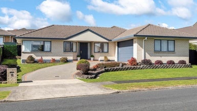 11 John Brooke Crescent, East Tamaki Heights, Auckland - Carousel 1