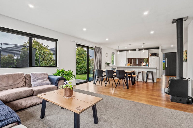 9 Oxfordshire Avenue, Lower Shotover, Queenstown - Carousel 2