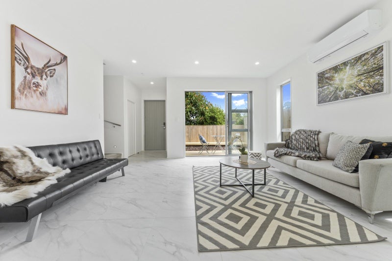 298E Sunset Road, Windsor Park, Auckland - Carousel 1