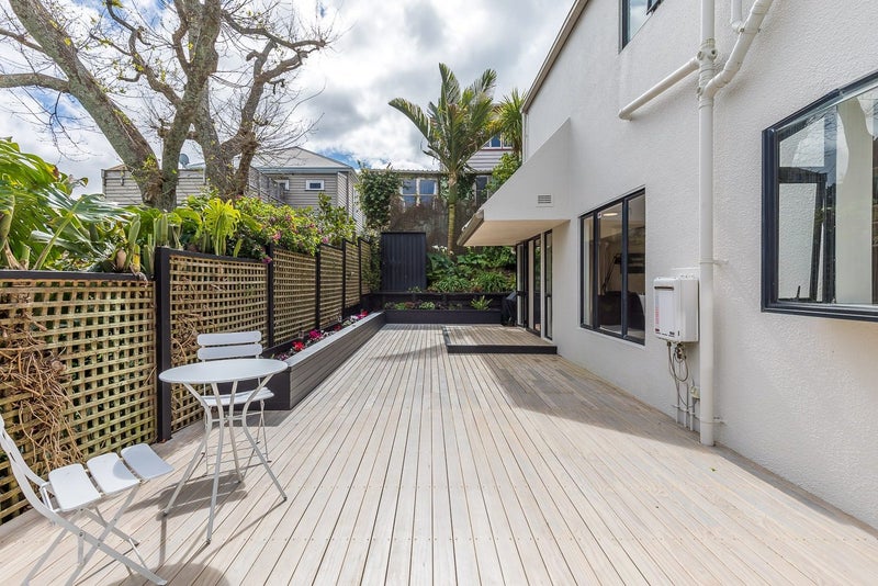 8/24 West End Road, Herne Bay, Auckland - Carousel 2