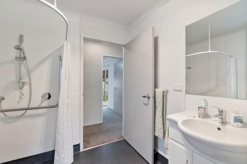 27 Landmark Court, Huntington, Hamilton - Carousel 14