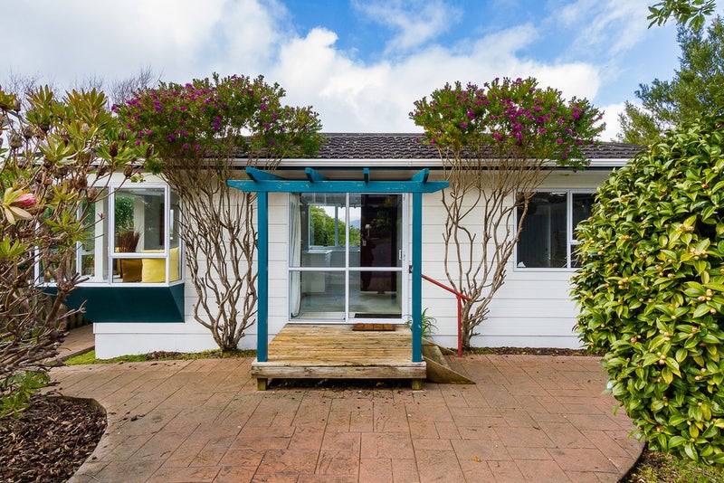 13 Panorama Grove, Harbour View, Lower Hutt - Carousel 1