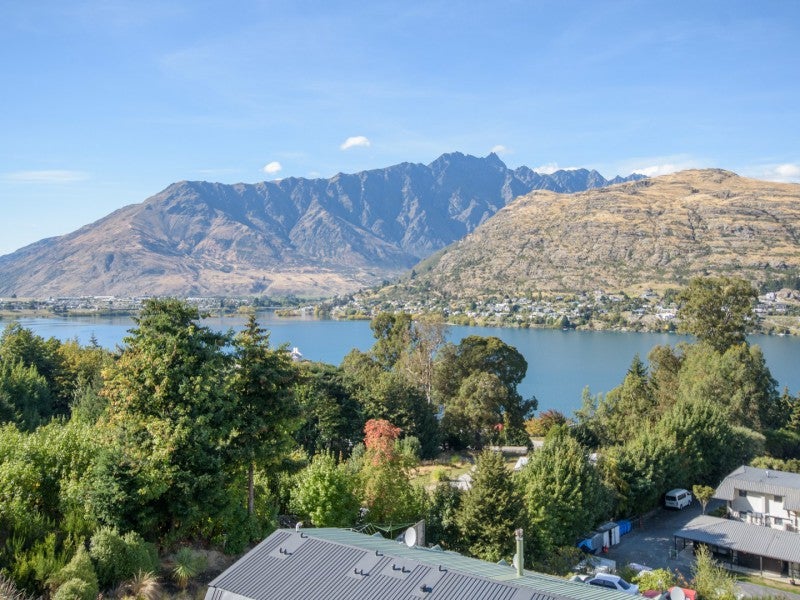 10 Goldrush Way, Queenstown, Queenstown - Carousel 2
