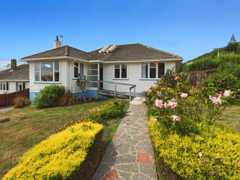 5 Waiho Terrace, Elsdon, Porirua - Carousel 1