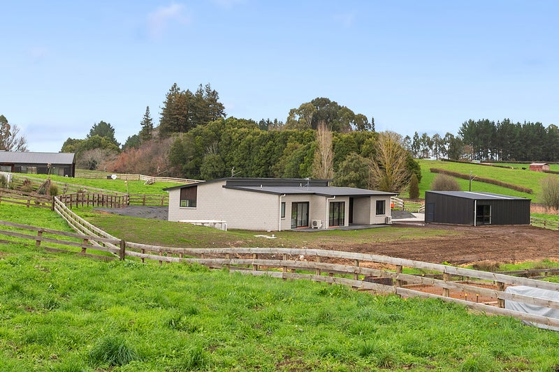 36 Charles Edwards Street, Ōhaupō - Carousel 23