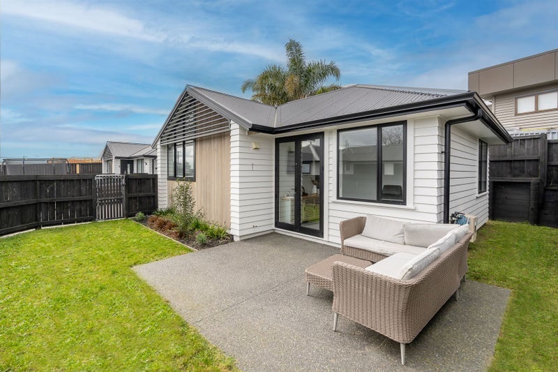 5/81 Storey Avenue, Forest Lake, Hamilton - Carousel 1