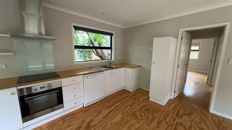 2 Ebrington Place, Strandon, New Plymouth - Carousel 2