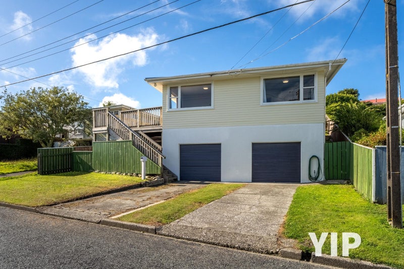 22 Longcroft Terrace, Newlands, Wellington - Carousel 1