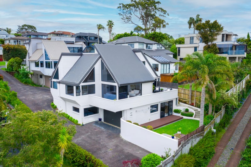 2/6 Calypso Place, Rothesay Bay, Auckland - Carousel 1