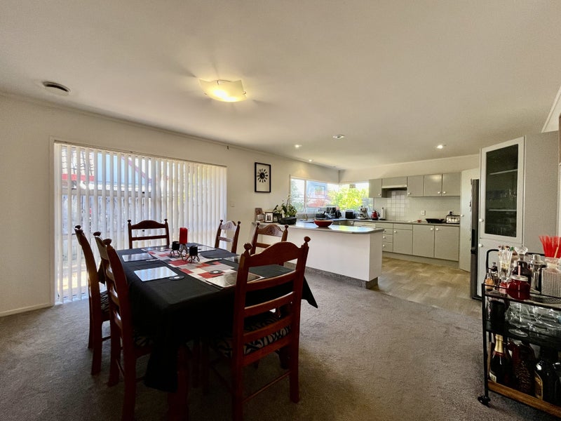2 Merino Avenue, Somerville, Manukau - Carousel 2
