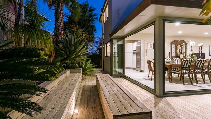 1/0 Richards Avenue, Forrest Hill, Auckland - Carousel 1