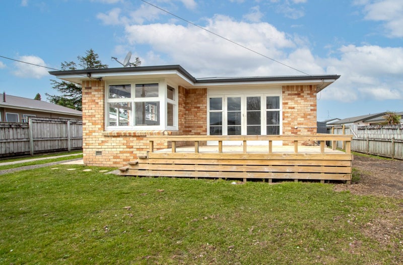 51 Irvine Street, Frankton, Hamilton - Carousel 1