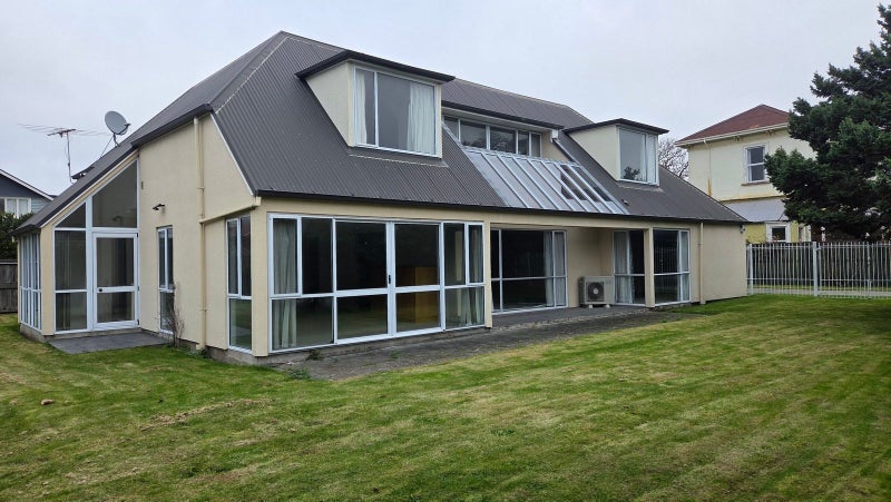 12 Eversleigh Street, St Albans, Christchurch - Carousel 1