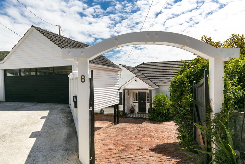8 Donald Crescent, Karori, Wellington - Carousel 20