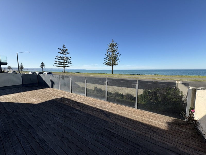 82 The Esplanade, Westshore, Napier - Carousel 2