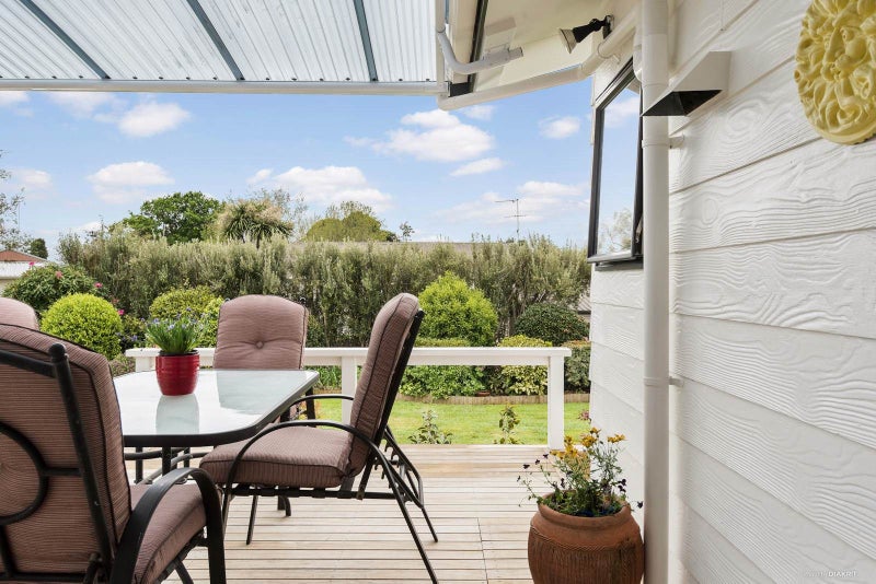 1 George Crescent, Buckland, Pukekohe - Carousel 1