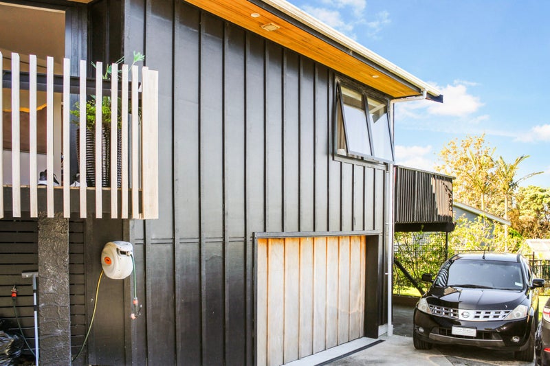 38 Solar Road, Glen Eden, Auckland - Carousel 1