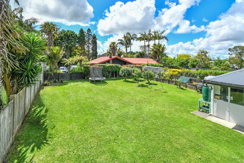 2 Hillcrest Grove, Hillpark, Auckland - Carousel 1