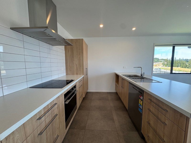 13 Anglers Way, Omokoroa, Omokoroa - Carousel 2