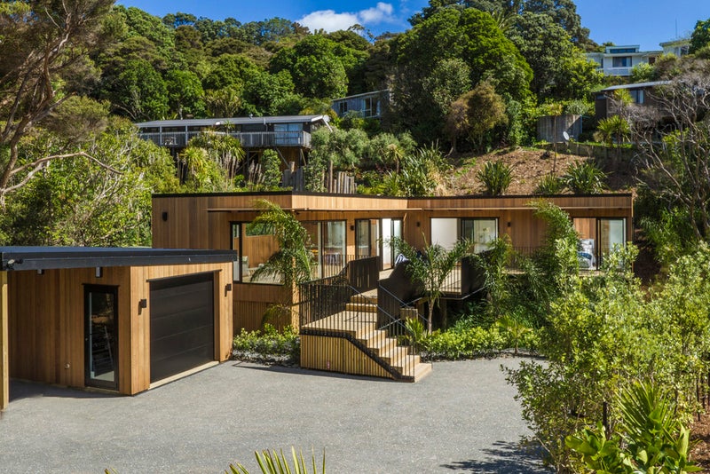 92 Coromandel Road, Oneroa, Waiheke Island - Carousel 1