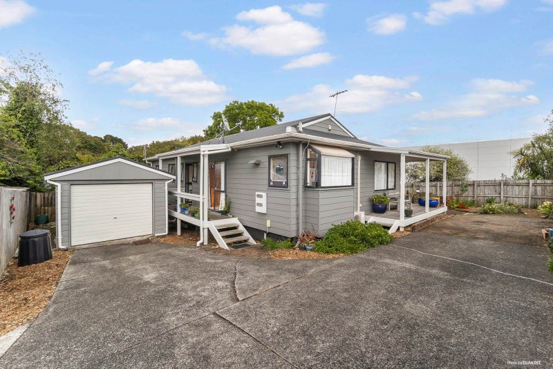 1/33 Newington Road, Henderson, Auckland - Carousel 1