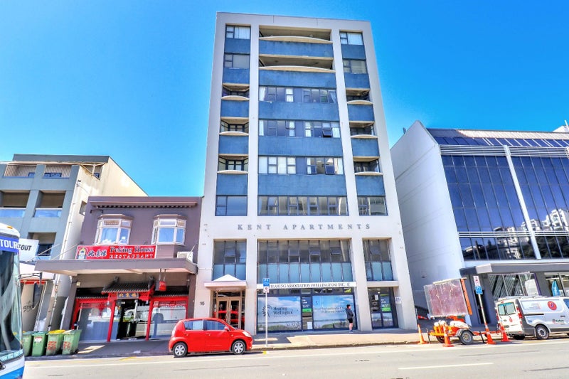 4B/16 Kent Terrace, Mount Victoria, Wellington - Carousel 13